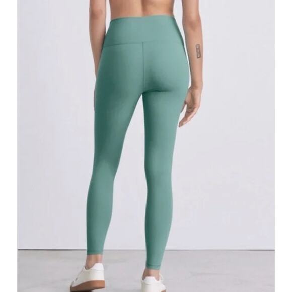 Everlane Soft Green Buttery Soft Perform Ankle Leggings Size Large - Picture 3 of 12
